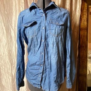 Long sleeve denim button down with suede elbows